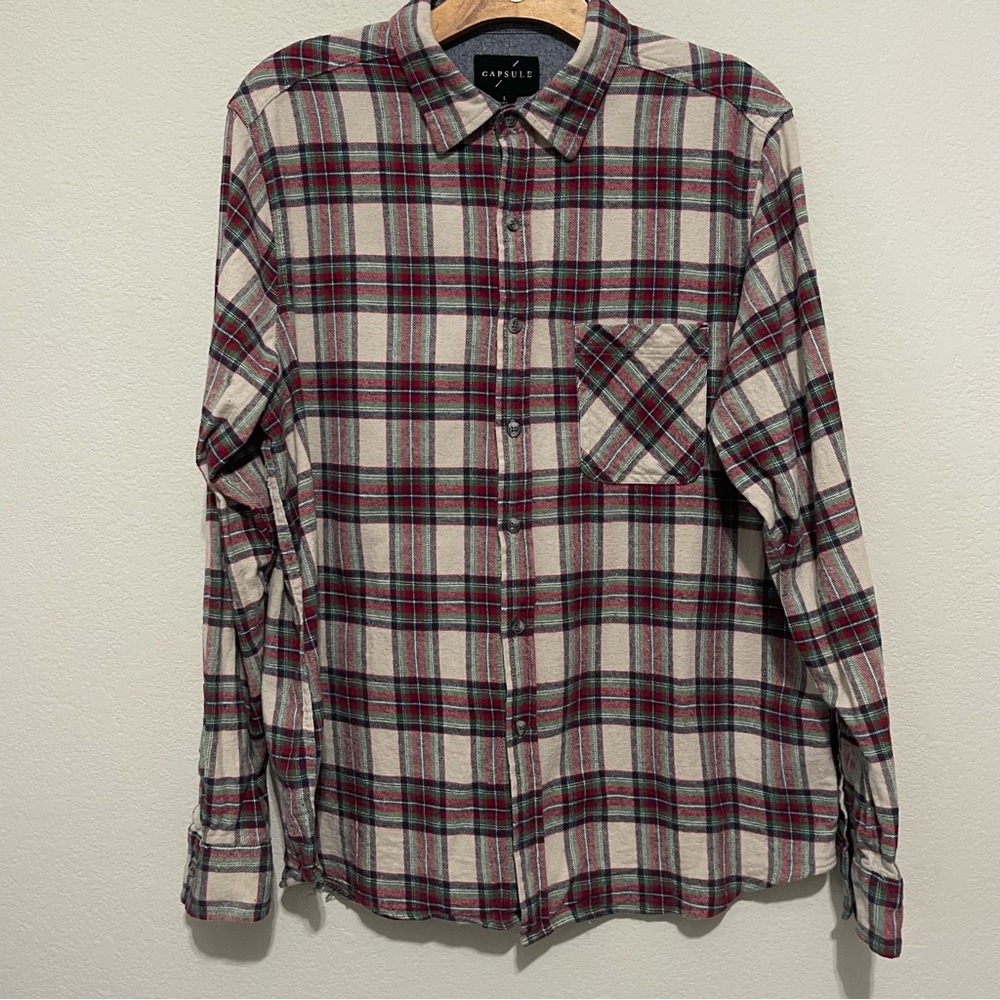 Capsule Flannel Size Large with Breast Pocket Button Down Red Green Ivory Plaid